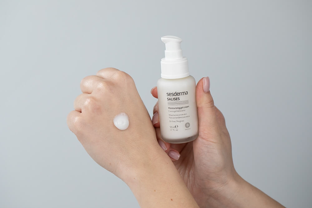 Sesderma Retises 0,25% + Salises ZESTAW Regenerujący krem przeciwzmarszczkowy 30 ml + Krem-żel nawilżający 50 ml