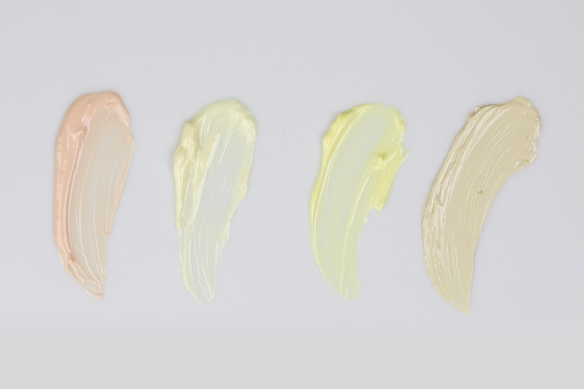 Retinol pod oczy - czy jest bezpieczny?