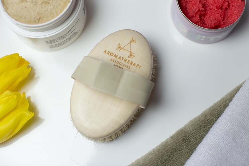 Aromatherapy Associates Body Brush With Logo Szczotka do masażu ciała na sucho 1 szt