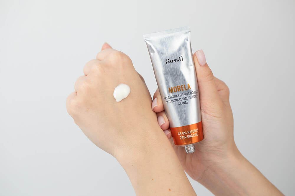 Iossi Morela Aksamitna kuracja do rąk z wit. C, niacynamidem i granatem 50 ml