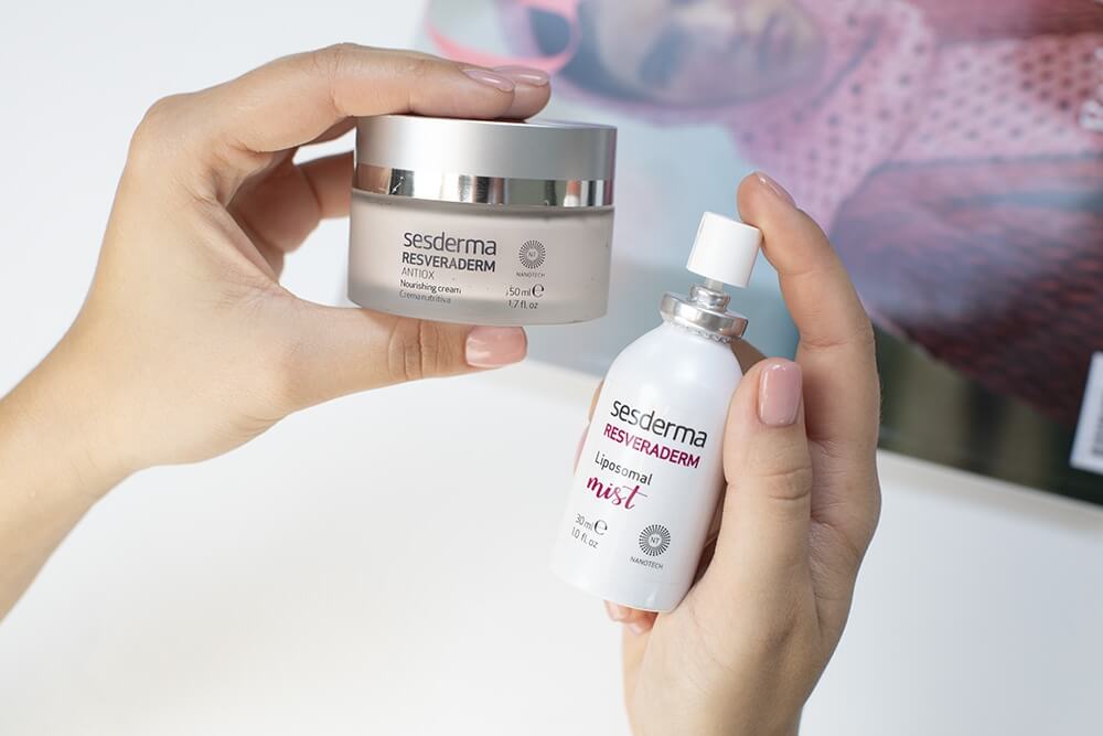 Sesderma Resveraderm Facial Cream Krem przeciwstarzeniowy 50 mlSesderma Resveraderm Liposomal Mist Mgiełka antyoksydacyjna 30 mlSesderma Resveraderm Facial Cream + Resveraderm Liposomal Mist ZESTAW Krem przeciwstarzeniowy 50 ml + Mgiełka antyoksydacyjna 30 ml