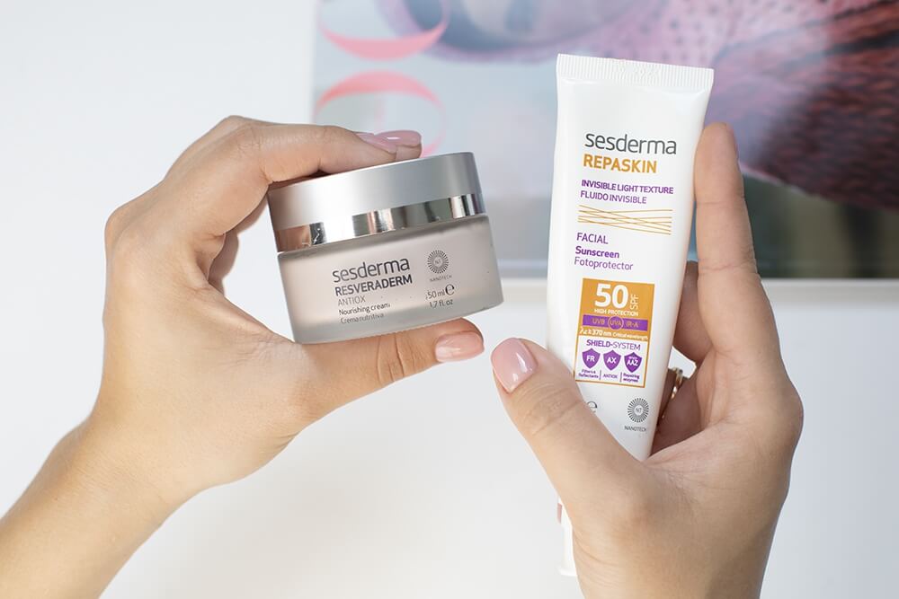 Sesderma Resveraderm Facial Cream Krem przeciwstarzeniowy 50 mlSesderma Repaskin Fluido Invisible SPF 50 Emulsja 50 mlSesderma Resveraderm Facial Cream + Repaskin Fluido Invisible ZESTAW Krem przeciwstarzeniowy 50 ml + Krem-żel SPF50 50 ml