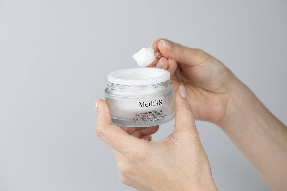Medik8 Total Moisture Daily Facial Cream Dogłębne nawilżenie skóry rano i wieczorem 50 ml