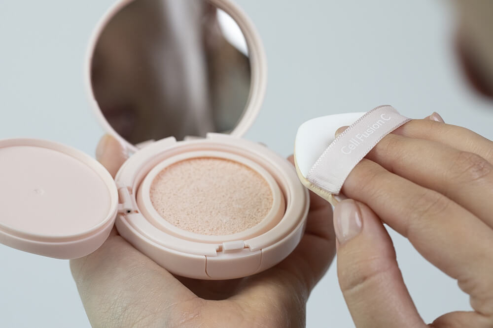 Cell Fusion C Toning Sun Cushion SPF 50+ / PA ++++ Kompaktowy krem tonujący z filtrem przeciwsłonecznym 13 g