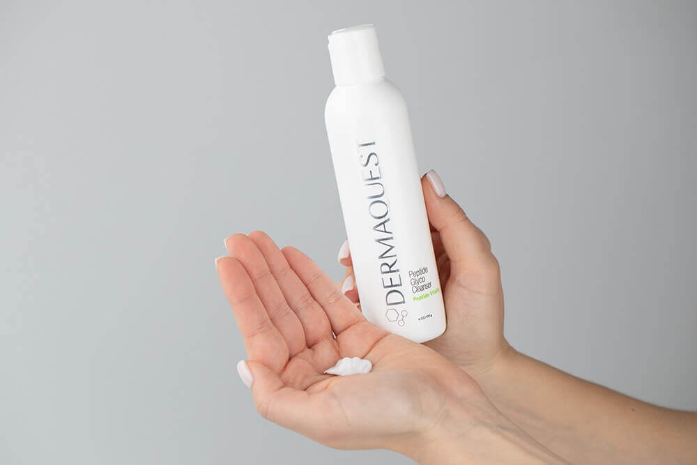 Dermaquest Glyco Resurfacing Cleanser Przeciwstarzeniowa emulsja do mycia z kwasem glikolowym [15%] i peptydami biomimetycznymi 177 ml