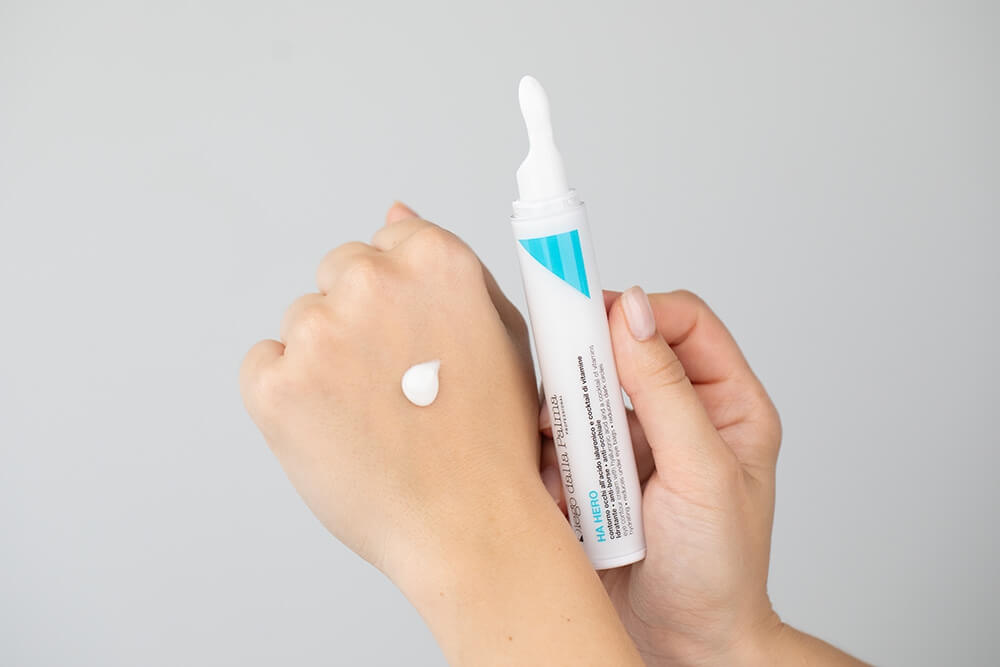 Diego dalla Palma Eye Contour With Hyaluronic Acid And A Coctail Of Vitamins Multikorekcyjny krem na okolice oczu 15 ml