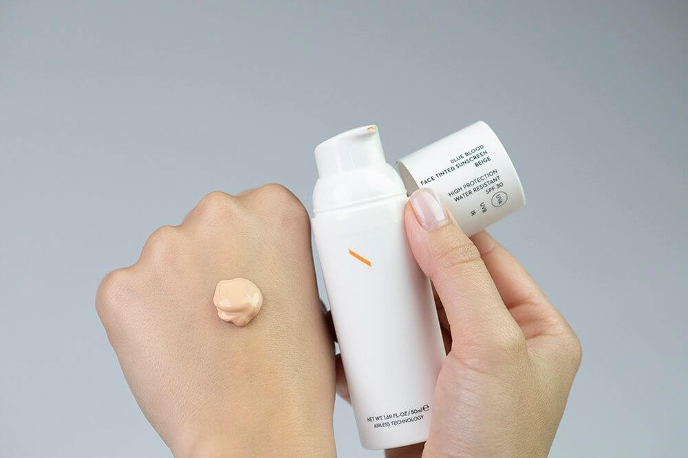 Neoderma Blue Blood Face Tinted Sunscreen SPF 30 Koloryzujący krem do twarzy z filtrem (odcień beżowy) 50 ml
