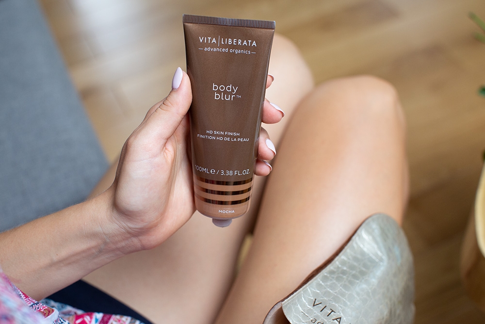 Vita Liberata Body Blur Instant HD Skin Finish Zmywalny make-up do ciała Dark / Finish Mocha 100 ml