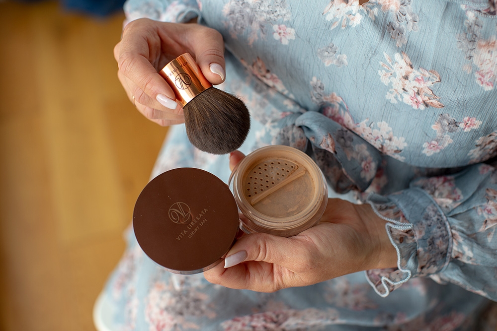 Vita Liberata Trystal Minerals Self Tanning Bronzing Minerals Samoopalający puder mineralny – odcień Sunkissed 9 g