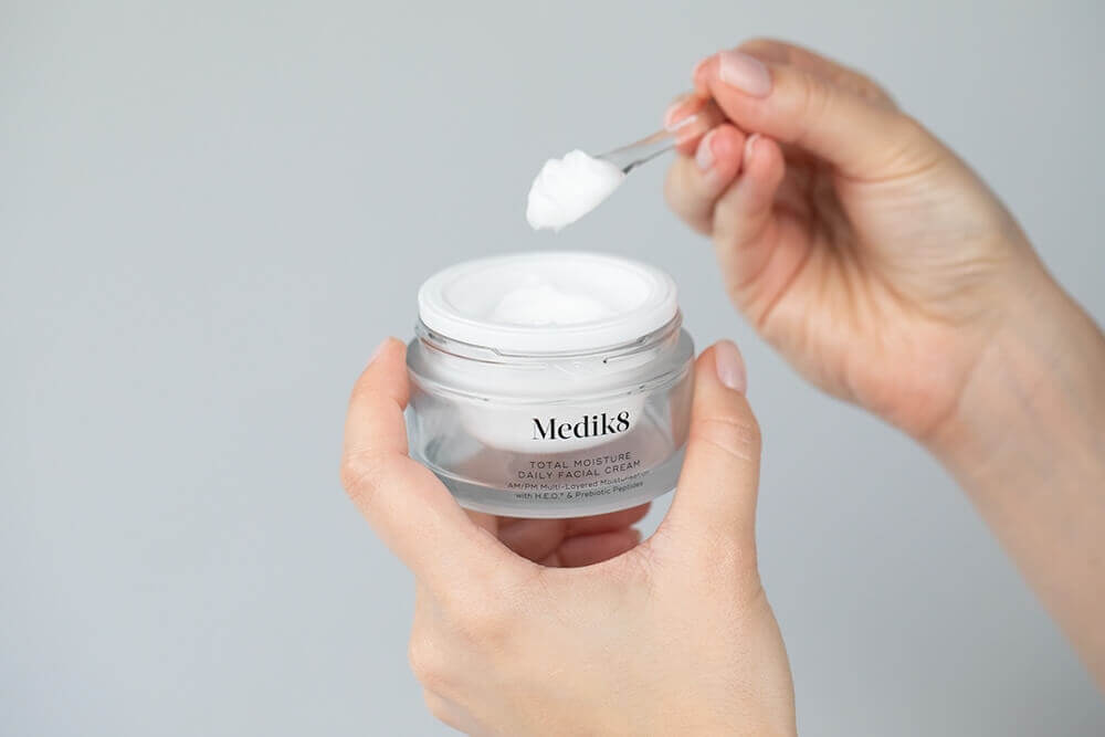 Medik8 Total Moisture Daily Facial Cream Dogłębne nawilżenie skóry rano i wieczorem 50 ml