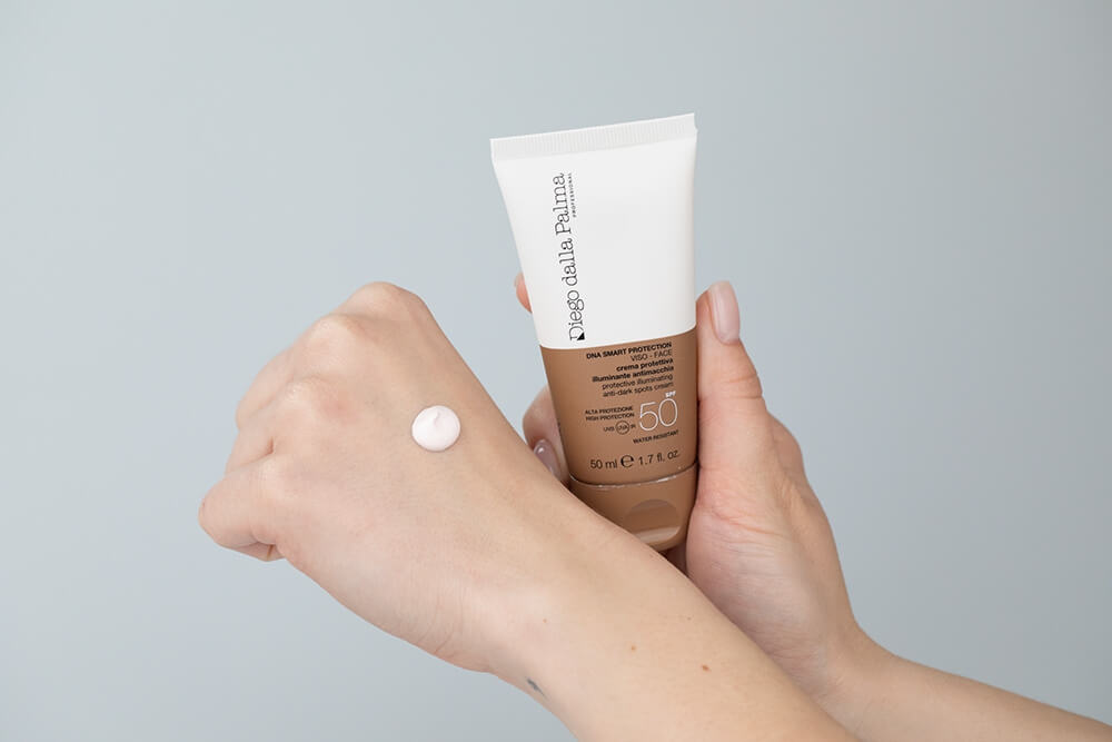 Diego dalla Palma Protective Illuminating Anti - Dark Spots Cream SPF 50 Rozświetlający krem ochronny przeciw przebarwieniom 50 ml