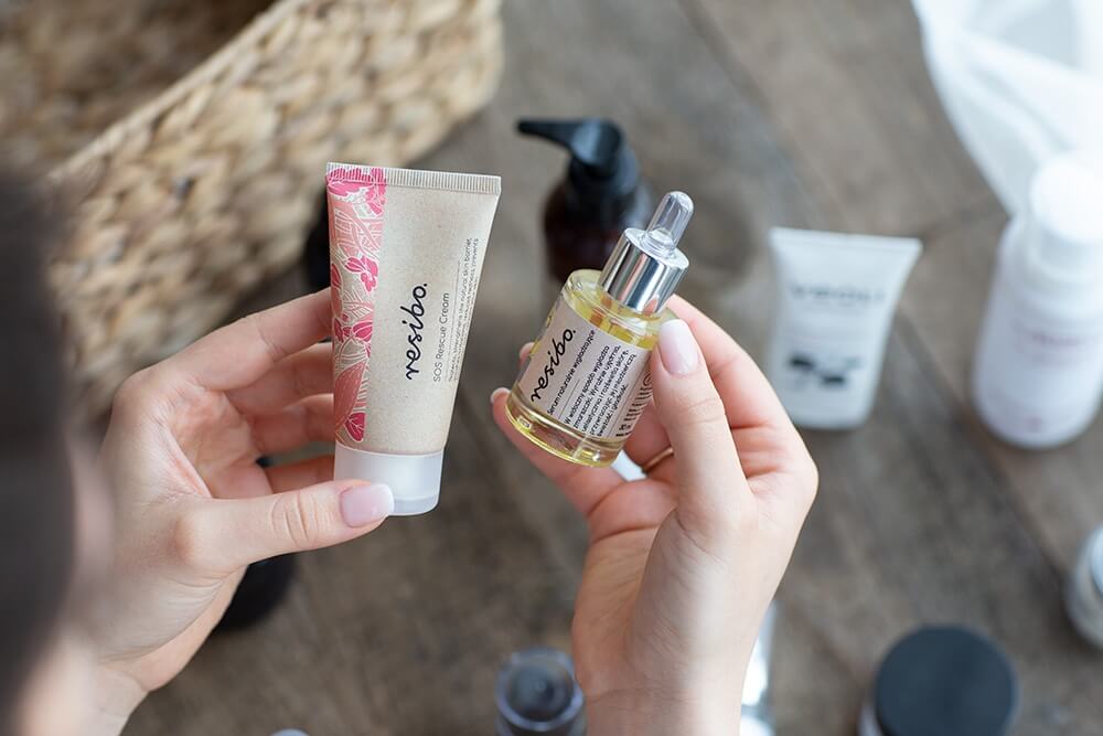 Resibo SOS Rescue Cream Łagodzi podrażnienia, zmniejsza zaczerwienienia, zapobiega utracie wody 50 mlResibo Serum Naturalnie Wygładzające Przywraca skórze młodzieńczą świeżość i gładkość 30 ml