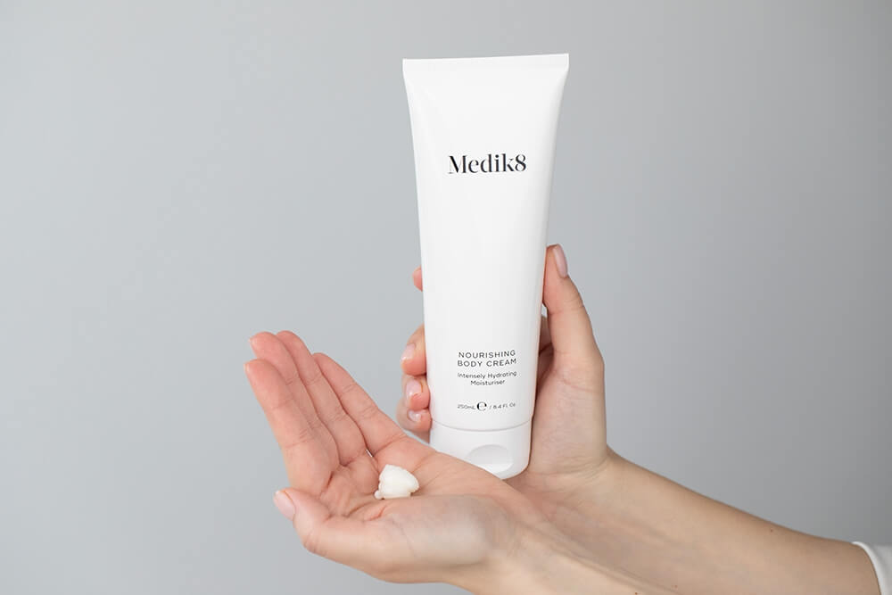 Medik8 Nourishing Body Cream Intensywnie nawilżający balsam do ciała 250 ml