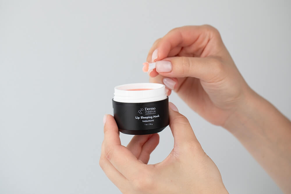 Dermomedica Lip Sleeping Mask Strawberry Regeneracyjna maska na noc do ust 30 g