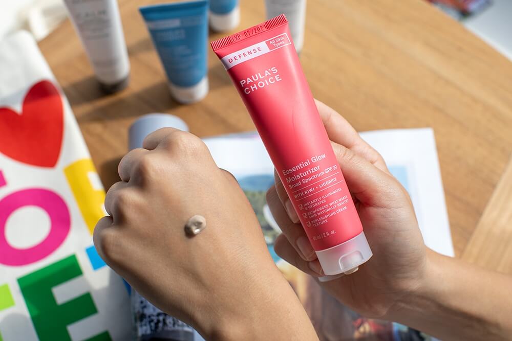 Paulas Choice Defense Essential Glow Moisturizer SPF 30 Krem dodający blasku z ochroną SPF 30 60 ml