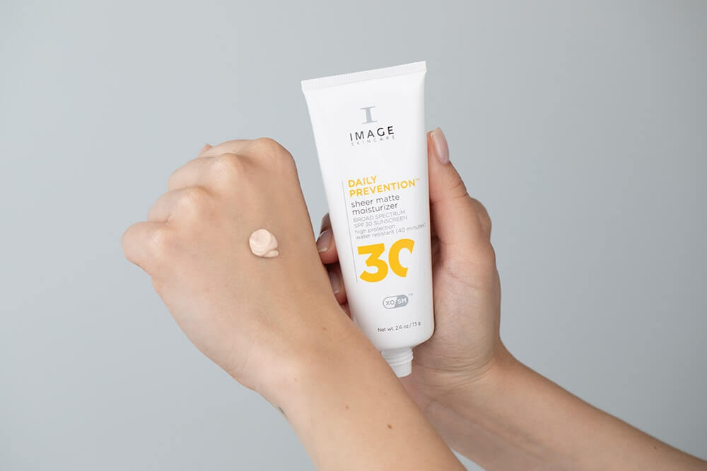 Image Skincare Sheer Matte Moisturizer SPF 30 Lekki krem matujący z naturalnym efektem 73 g