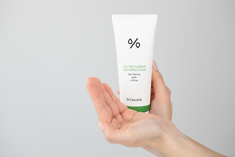 Dr Ceuracle Tea Tree Purifine Cleansing Foam Łagodna, kremowa pianka do mycia twarzy 150 g