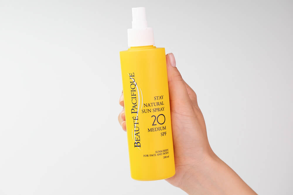 Beaute Pacifique Stay Natural SPF 20 Spray przeciwsłoneczny do twarzy i ciała 200 ml