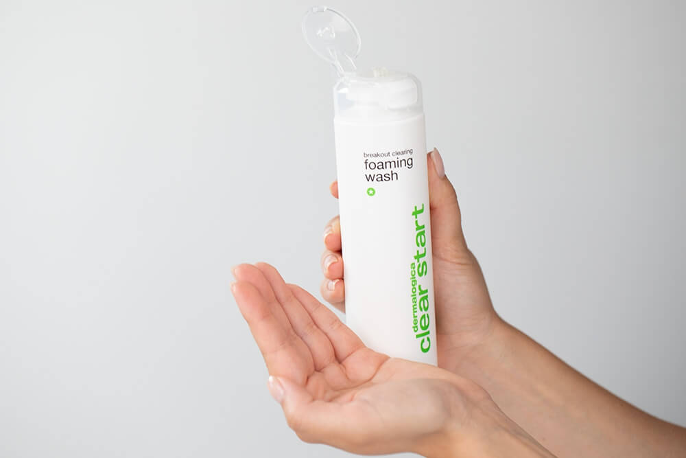 Dermalogica Breakout Clearing Foaming Wash Oczyszczający i odświeżający żel do mycia twarzy dla cer młodych 295 ml
