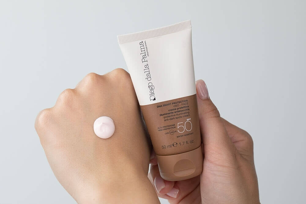 Diego dalla Palma Protective Illuminating Anti - Dark Spots Cream SPF 50 Rozświetlający krem ochronny przeciw przebarwieniom 50 ml
