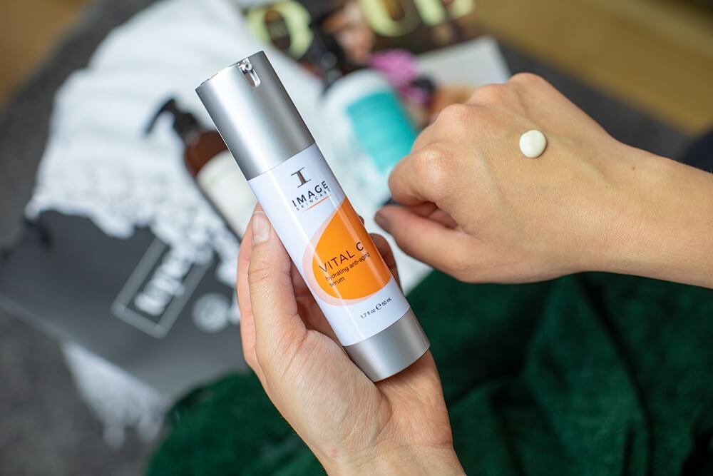 Image Skincare Vital C Hydrating Anti Aging Serum Nawilżający i wygładzający zmarszczki lekki krem z 15% wit. C, 50 ml