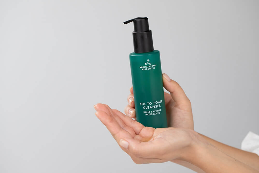 Aromatherapy Associates Oil To Foam Cleanser Pianka w olejku do mycia twarzy 140 ml