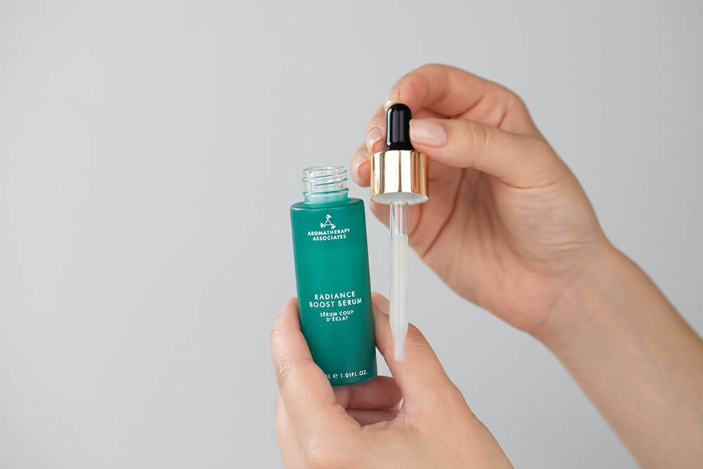Aromatherapy Associates Radiance Boost Serum Serum rozświetlające skórę 30 ml