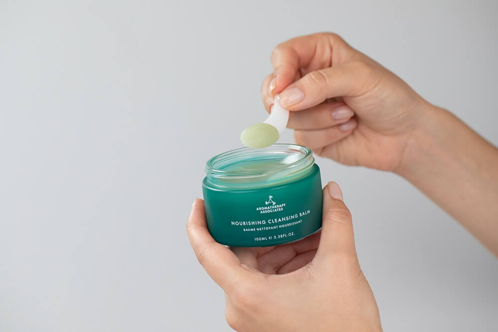 Aromatherapy Associates Nourishing Cleansing Balm Odżywczy balsam oczyszczający 100 ml