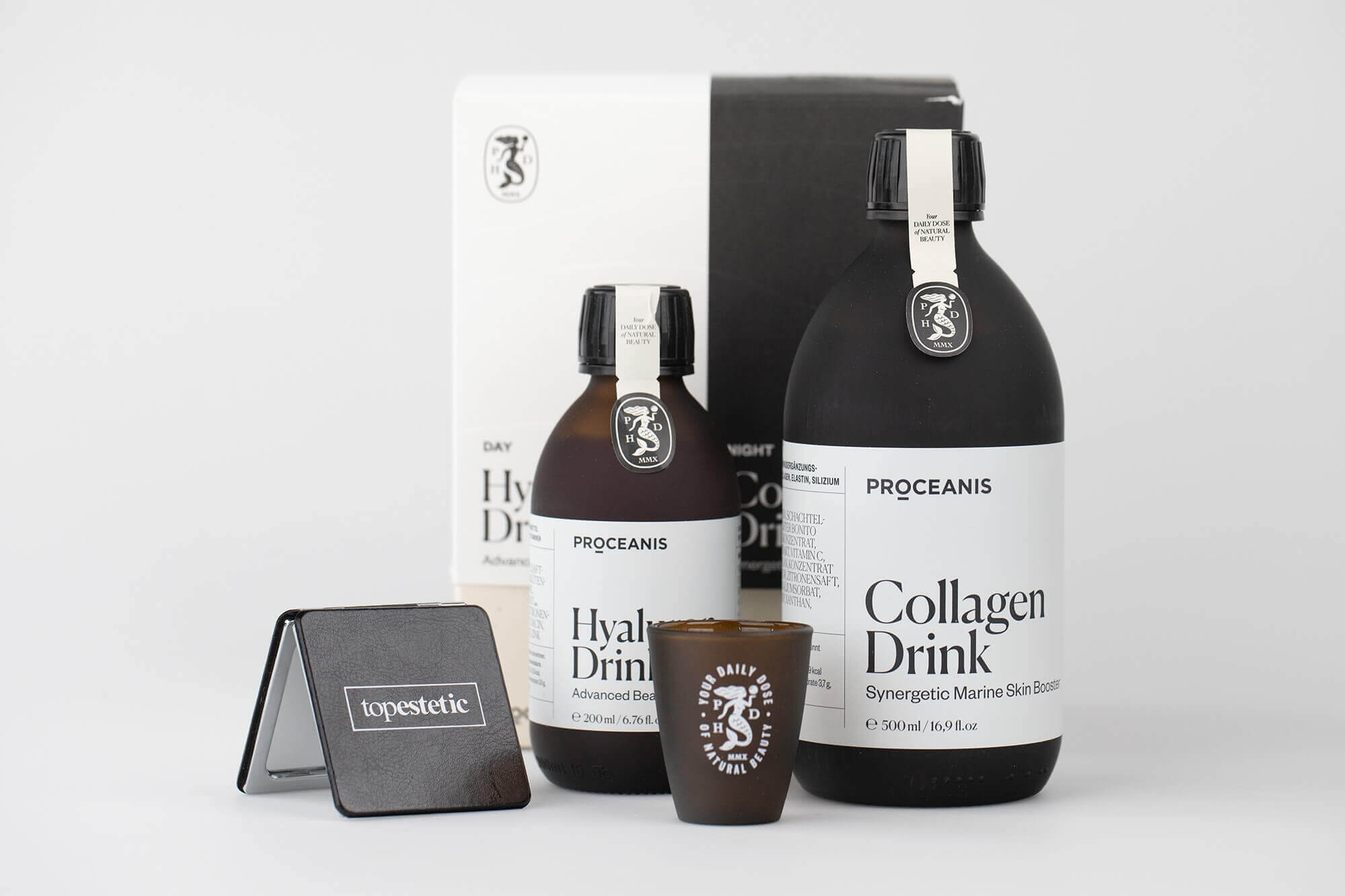 Proceanis Hyaluron Drink Napój hialuronowy - naturalny, wegański suplement diety 200 mlProceanis Collagen Drink Napój kolagenowy - naturalny, wegański suplement diety 500 mlProceanis Day and Night ZESTAW Napój kolagenowy - naturalny, wegański suplement diety 500 ml + Napój hialuronowy - naturalny, wegański suplement diety 200 ml