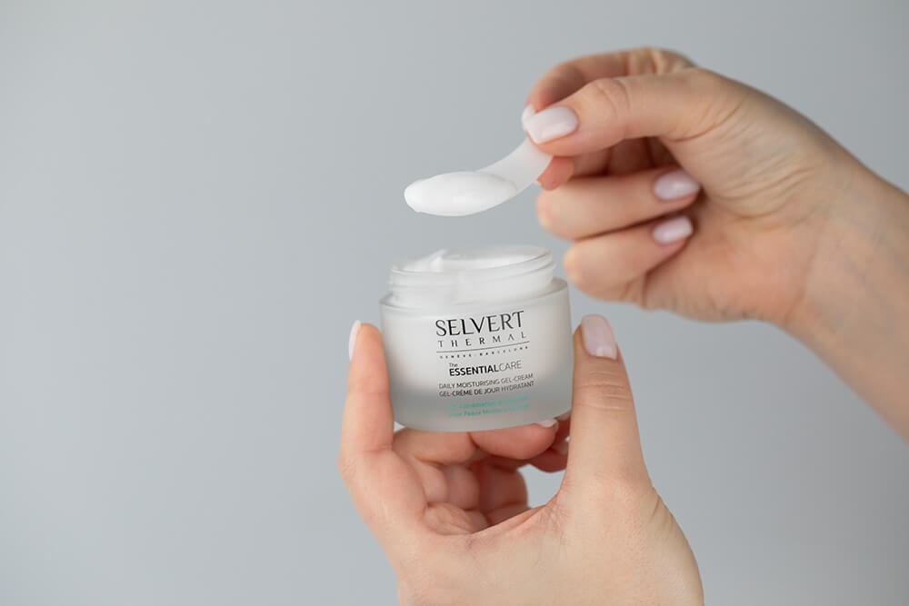 Selvert Thermal Daily Moisturizing Gel - Cream Nawilżający żel - krem dla skóry młodej, mieszanej, tłustej i trądzikowej 50 ml