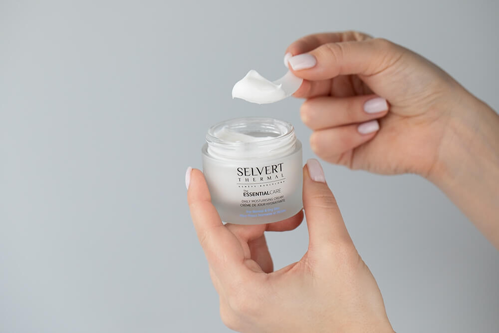 Selvert Thermal Daily Moisturising Cream Witalizujący krem na dzień dla skóry normalnej, odwodnionej, dojrzałej 50 ml