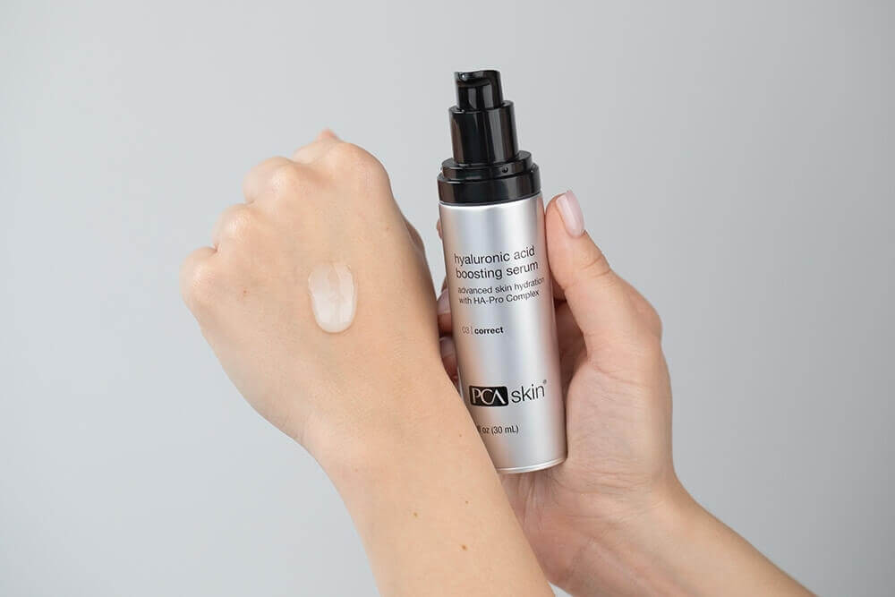 PCA Skin Hyaluronic Acid Boosting Serum Serum o właściwościach intensywnie nawilżających 30 ml