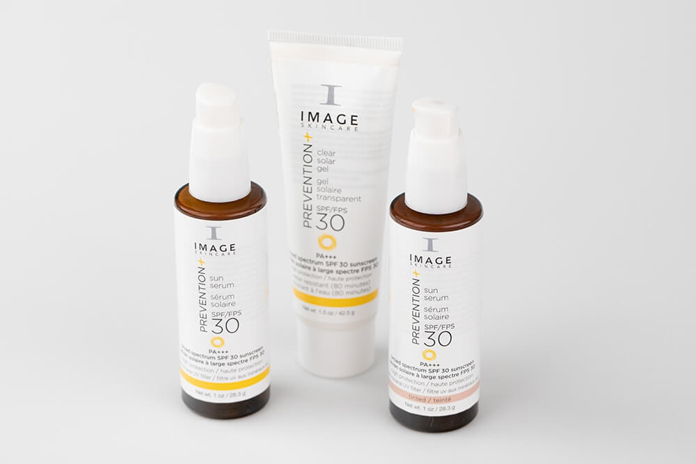 Image Skincare Sun Serum Tinted SPF 30 Serum ochronne z makijażowym, satynowym wykończeniem 28,3 gImage Skincare Sun Serum SPF 30 Serum ochronne z satynowym wykończeniem 28,3 gImage Skincare Clear Solar Gel SPF 30 Żel ochronny, z matującym wykończeniem 42,5 g