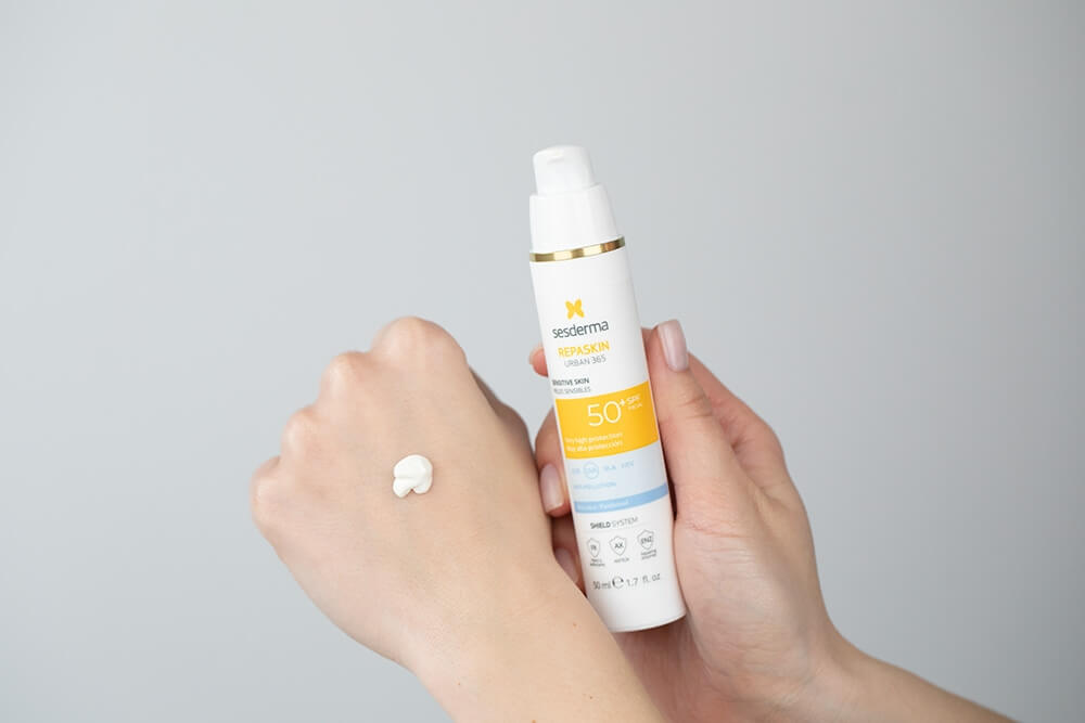 Sesderma Repaskin Urban 365 Sensitive SPF50+ Przeciwsłoneczny krem do twarzy 50 ml