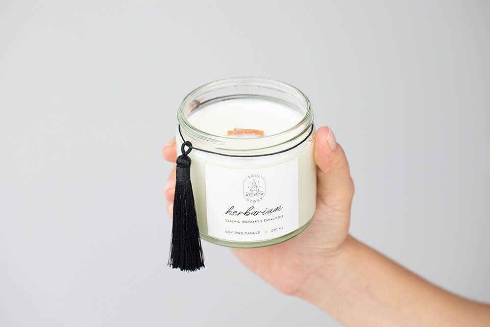Soul Story Herbarium Wood Candle Świeca sojowa z drewnianym knotem - zapach świeżych ziół z nutą cytrusów 230 ml