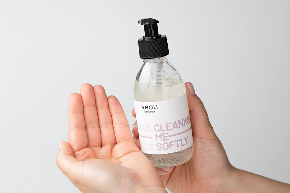 Veoli Botanica Cleaning Me Softly Nawilżająco - łagodzący żel do mycia twarzy 190 ml