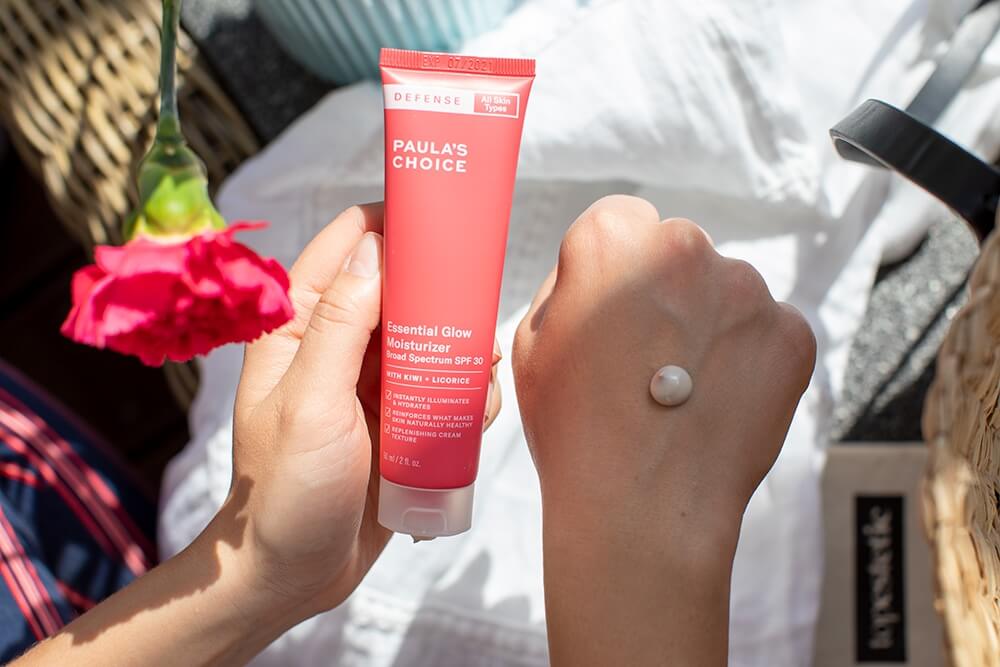 Paulas Choice Defense Essential Glow Moisturizer SPF 30 Krem dodający blasku z ochroną SPF 30 60 ml