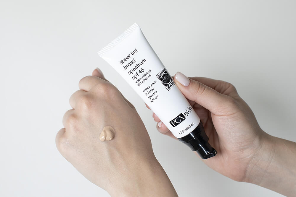 PCA Skin Sheer Tint Broad Spectrum SPF 45 Tonujący krem wodoodporny z wysoką ochroną przeciwsłoneczną 50 ml
