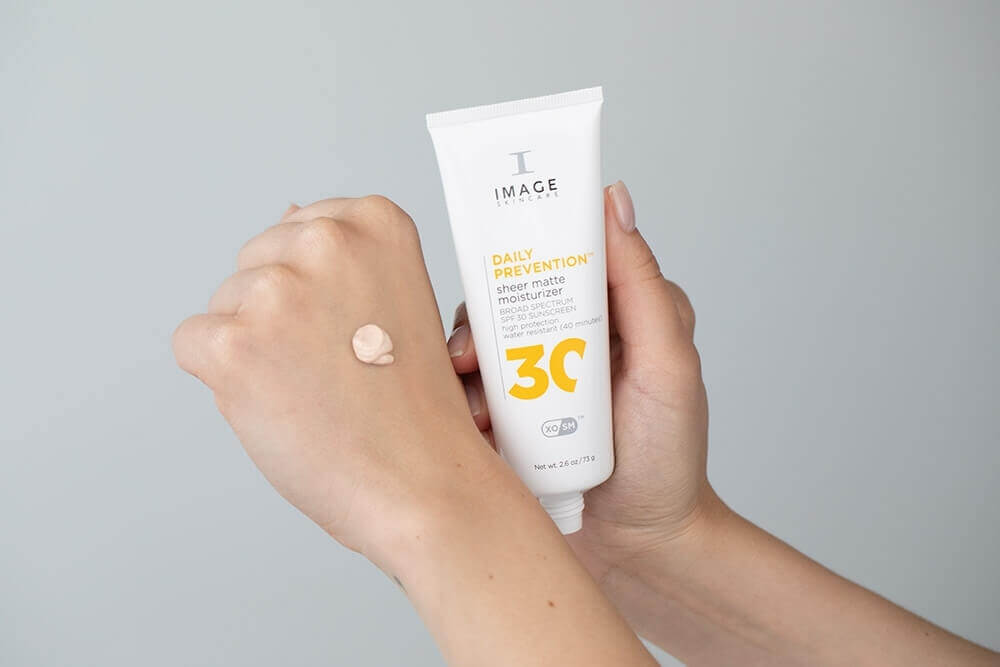 Image Skincare Sheer Matte Moisturizer SPF 30 Lekki krem matujący z naturalnym efektem 73 g