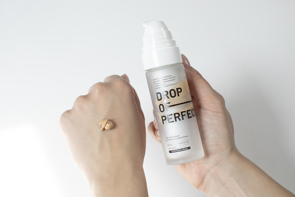 Veoli Botanica Drop of Perfection Golden Beige Wygładzająco-kryjący krem BB o lekkiej formule z kwasem hialuronowym (kolor golden beige 3) 30 ml