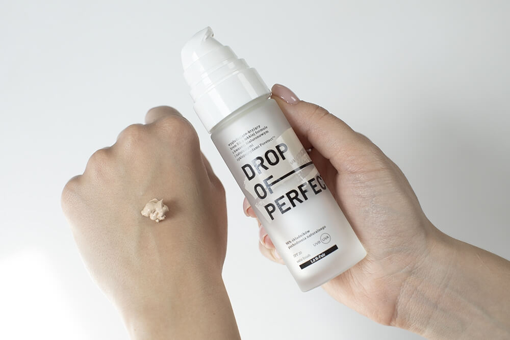Veoli Botanica Drop of Perfection Fair Wygładzająco-kryjący krem BB o lekkiej formule z kwasem hialuronowym (kolo fair 1)30 ml