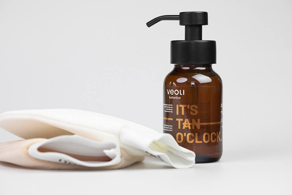 Veoli Botanica It’s Tan O’Clock Samoopalająca pianka z wodą kokosową i ekstraktem z brązowych alg 240 mlVeoli Botanica I gLove Tan Rękawica do aplikacji produktów brązujących 1 sztVeoli Botanica It’s Tan O’Clock + I gLove Tan ZESTAW Samoopalająca pianka z wodą kokosową i ekstraktem z brązowych alg 240 ml + Rękawica do aplikacji produktów brązujących 1 szt