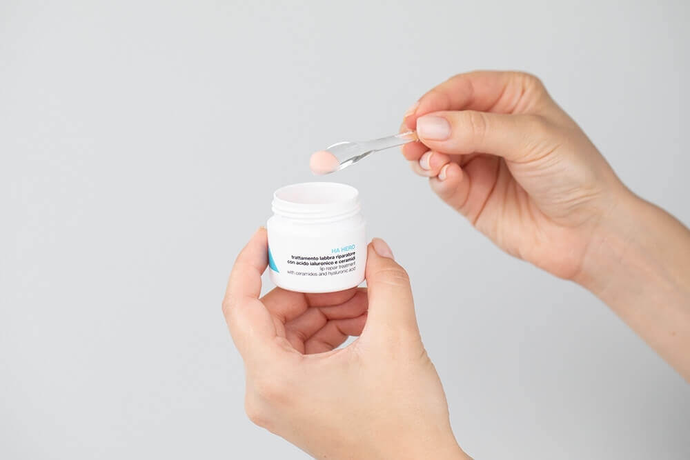 Diego dalla Palma Lip Repair Treatment With Ceramides And Hyaluronic Acid Krem ceramidowy do pielęgnacji ust 20 ml