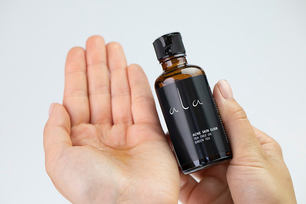 Ala Gentle Scrub + Acne Skin Elixir + Light Cream ZESTAW Drobnoziarnisty peeling z kwasami 50 ml + Eliksir przeciw niedoskonałościom 50 ml + Lekki krem nawilżający 50 ml