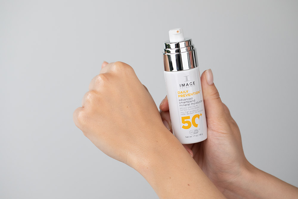 Image Skincare Advanced Smartblend Mineral Moisturizer SPF 50 Mineralny podkład z najwyższym faktorem ochronnym 48 g