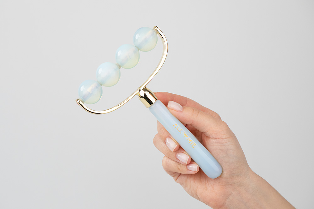 Alkmie My Best O - Pal Liftingujący roller do ciała z białego opalu 1 szt