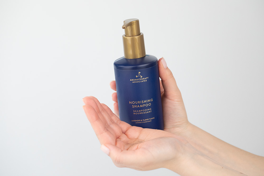 Aromatherapy Associates Nourishing Shampoo Odżywczy szampon 300 ml