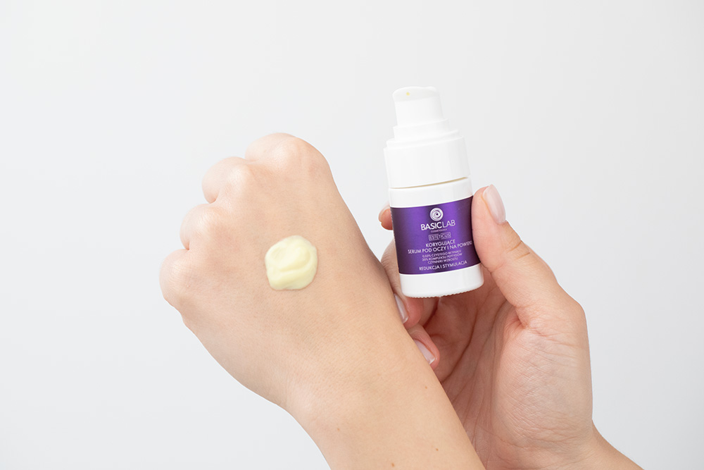 BasicLab Redukcja i Stymulacja Korygujące serum pod oczy z retinalem 0,03%, 20% kompleksem peptydów i czynnikami wzrostu 15 ml