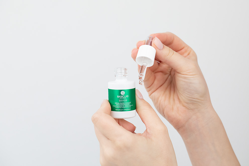BasicLab Redukcja i Zwężenie Serum zmniejszające niedoskonałości z niacynamidem 5%, 15 ml