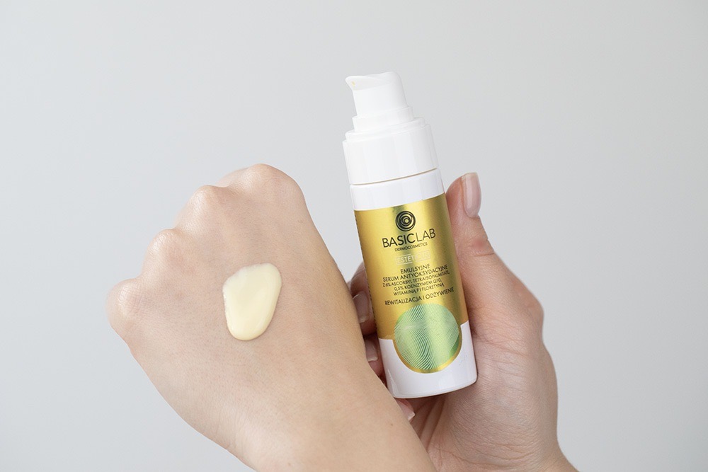 BasicLab Rewitalizacja i Odżywienie Serum antyoksydacyjne z 6% pochodną witaminy C Ascorbyl Tetraisopalmitate 30 ml